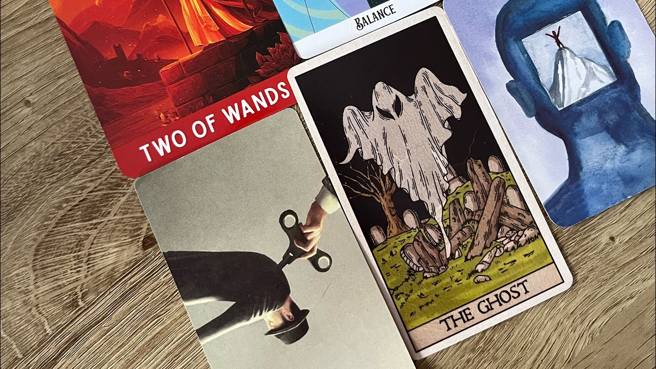 “A munkájában a teljesítménye kiváló, de az érzelmek kifognak rajta.” KÜLÖNLEGES ÜZENET-TAROT