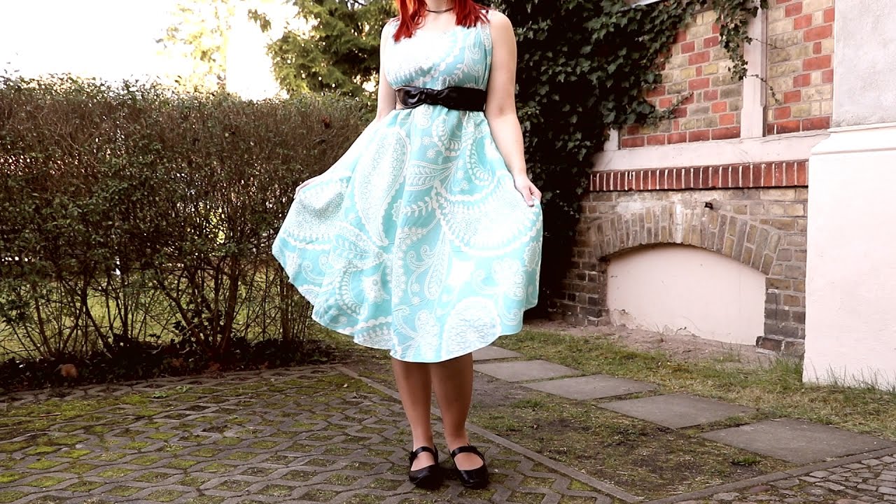 Have Some DIY Summer Fun With A No-Sew Dress