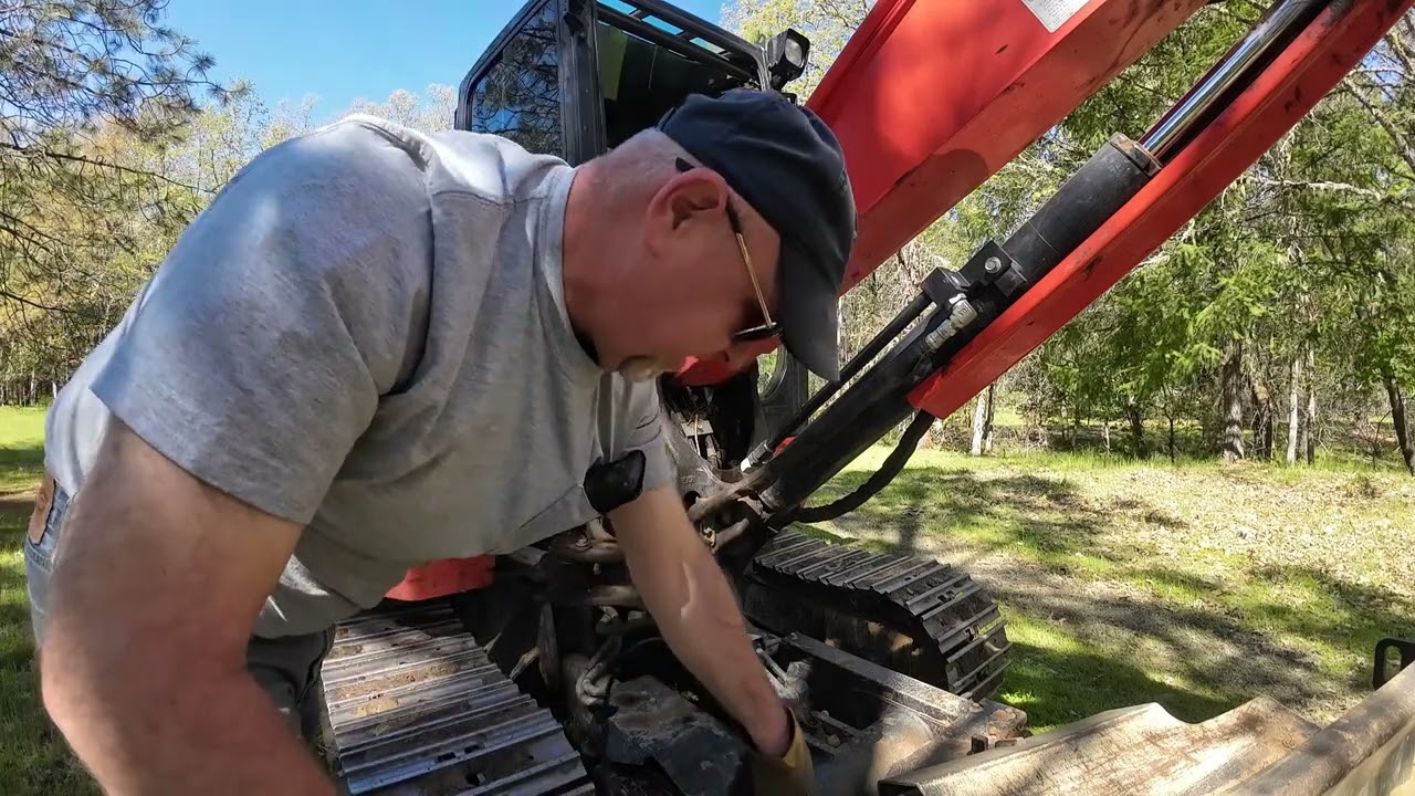 Greasing the Kubota KX-040