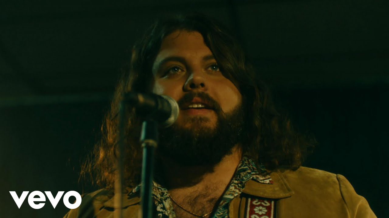 Dillon Carmichael - Dancing Away with My Heart (Official Music Video)