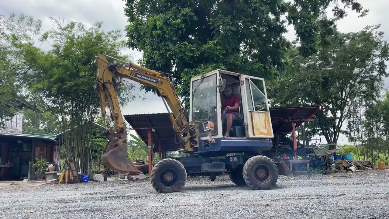 Komatsu pw30 แมคโคล้อยาง
