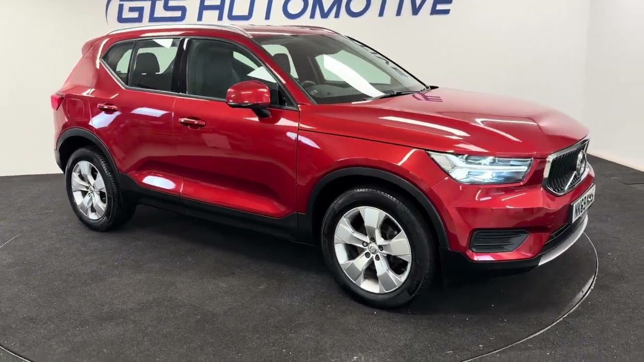 VOLVO XC40 1.5 T3 Momentum Navigation 165bhp NK69NWS