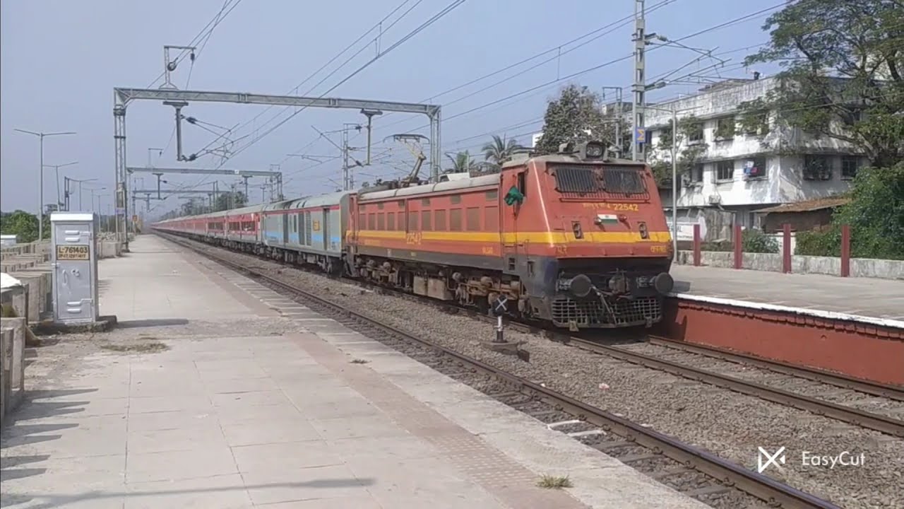 Railfanning At Saphale Railway Station | Superfast Express | Western Railway | Indian Railways. 