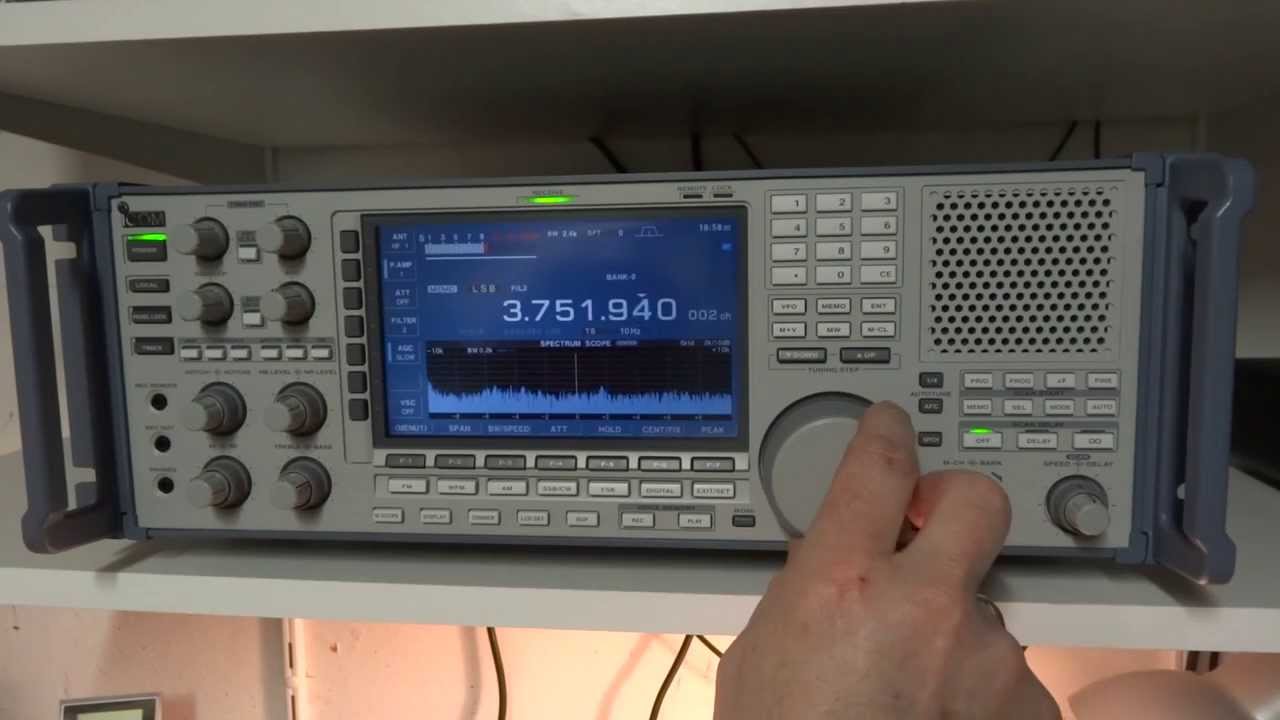 ICOM IC-R9500 op 80 m.
