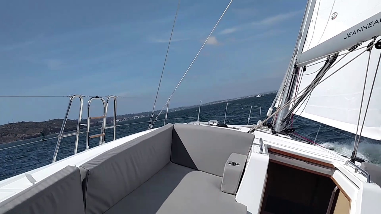 Sailing with the Jeanneau 54 in force 4