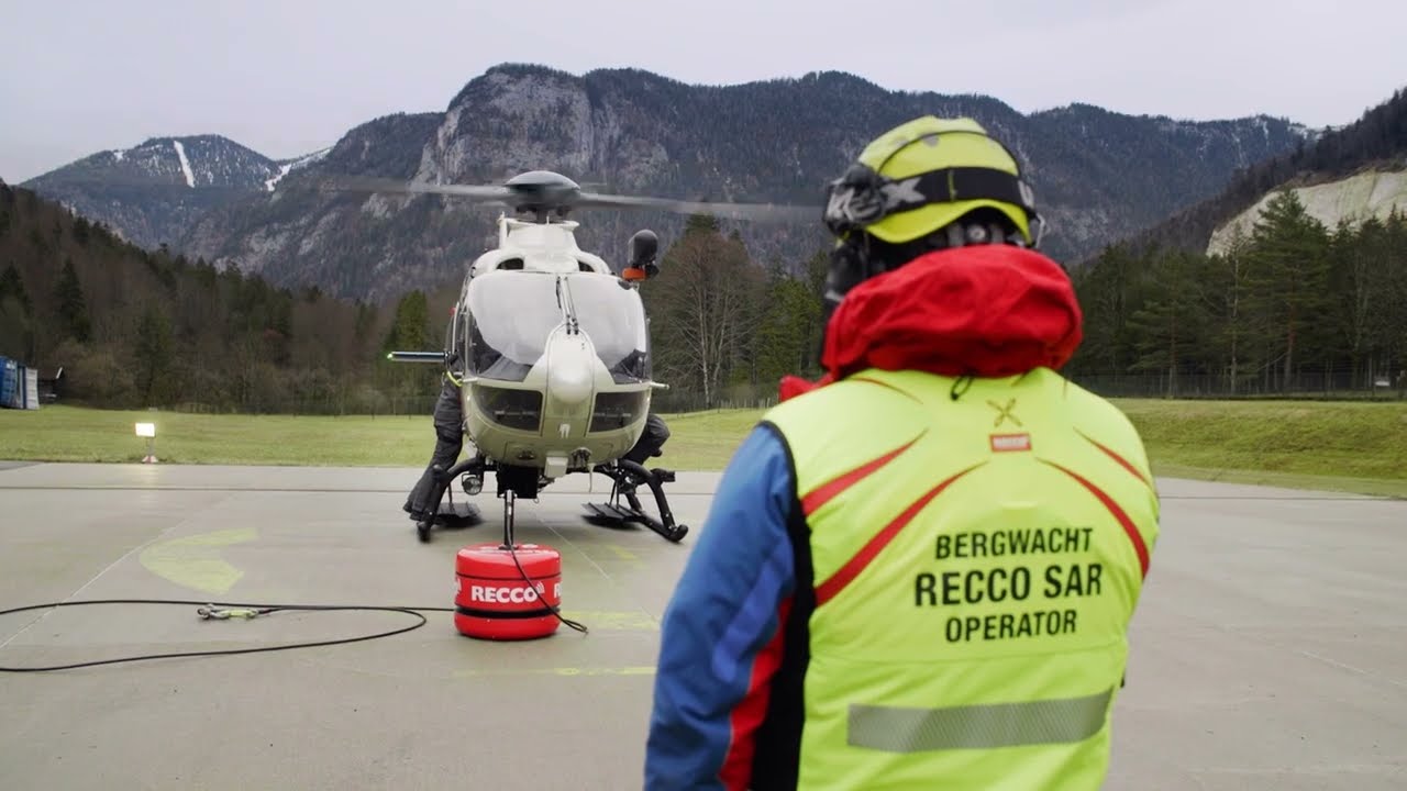 Missing person search with the RECCO SAR Helicopter Detector