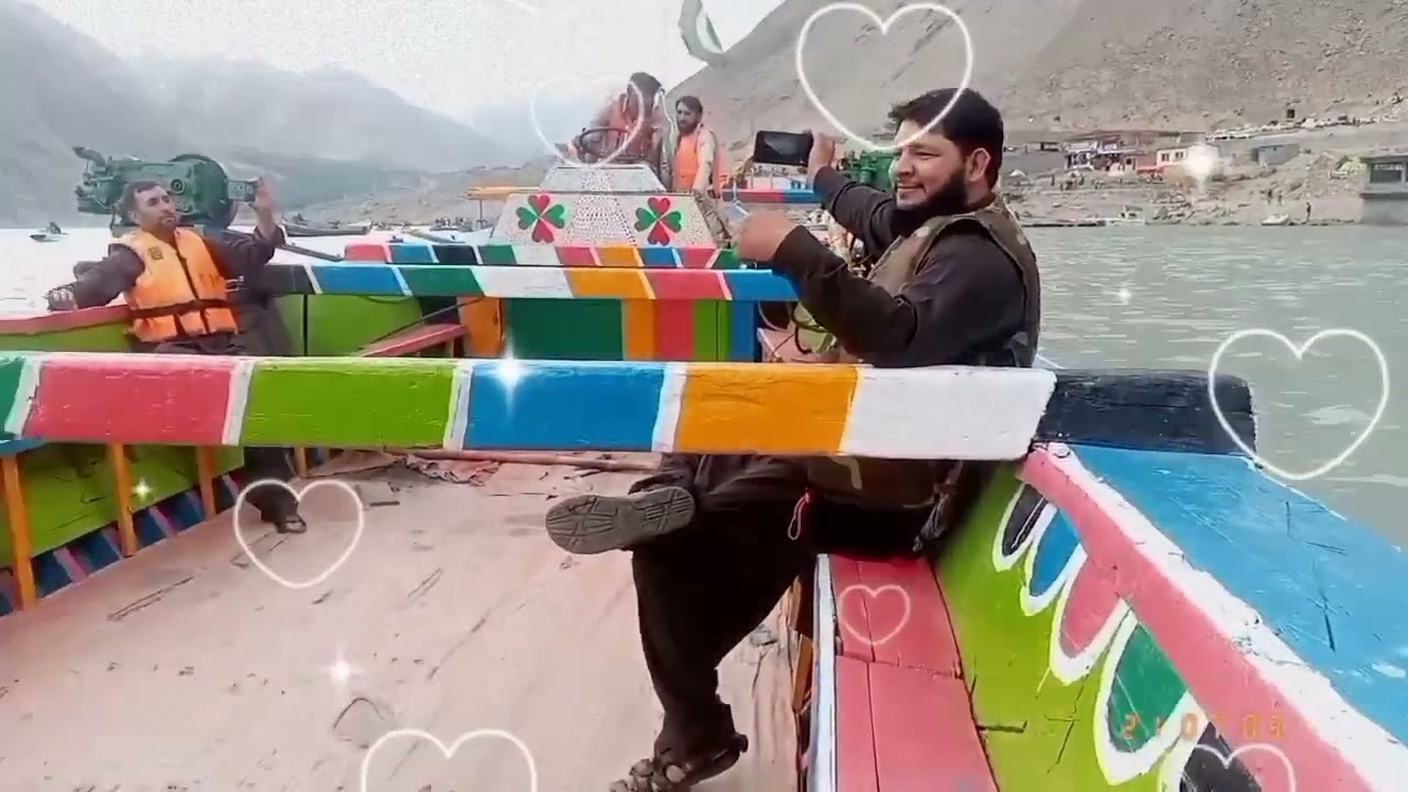 کشتیاں ♥️ مستیاں عطا آباد جھیل ۔
