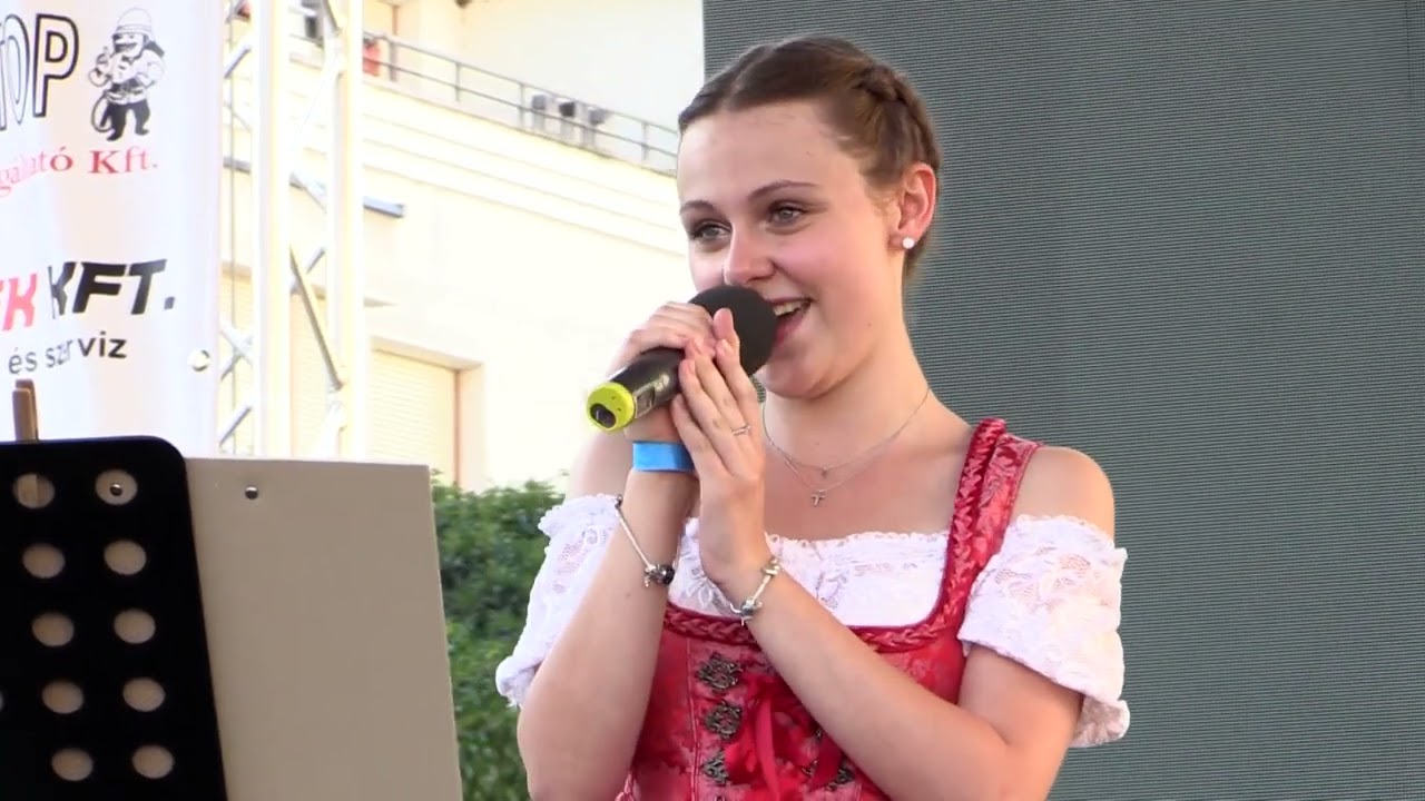 Jónás Dorina - Tarlós Ferenc duó, kísér Kéméndi Tamás