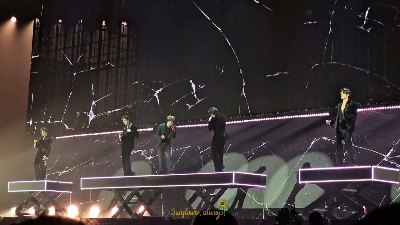 Joong, Phuwin, Gemini, Tui, William - แทงข้างหลัง..ทะลุถึงหัวใจ @ RISER Concert D3