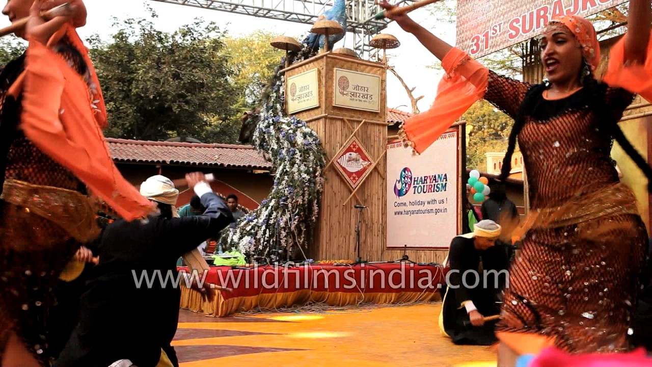 Egyptian dancers perform for Indian audience