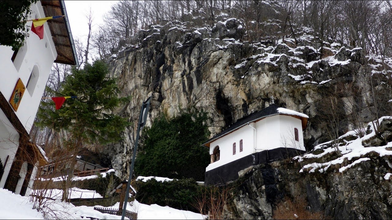 Schitul PAHOMIE (Județul Vâlcea, Oltenia, România)