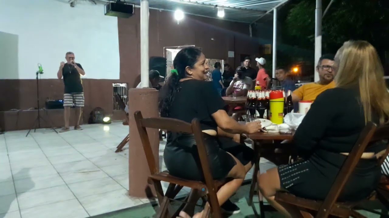 Vévé batista ao vivo no bar do locutor 