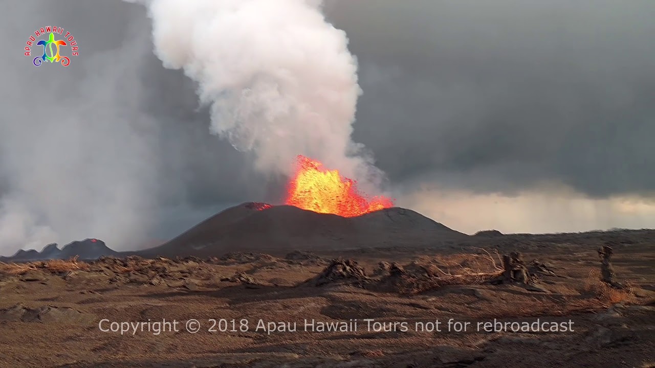 Kilauea eruption in Leilani Estate Fissue #8 from side streets off lower Malama 5:45 AM June 8, 2018