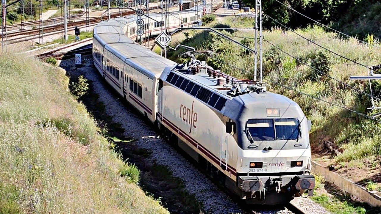 252 Renfe + 2 ramas 6B1 de tren Talgo 📍 Pinar de las Rozas ( año 2022 )