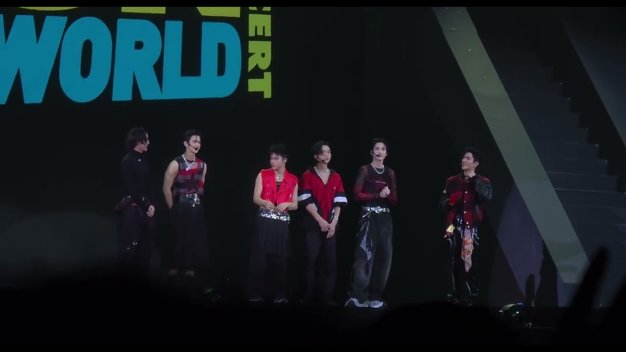 เทคะแนน โฟร์ท  bus + talk 1  #fourthnattawat  #GFRunTheWorldConcertD2