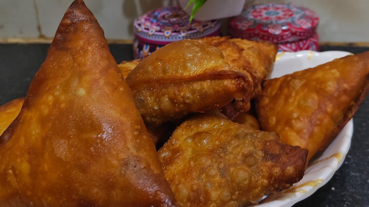 Samosa😋Making😵‍💫Athome🏠Samosa maduva vidhana #samosa #recipe #ramzan #viralvideo #viralrecipe #food 