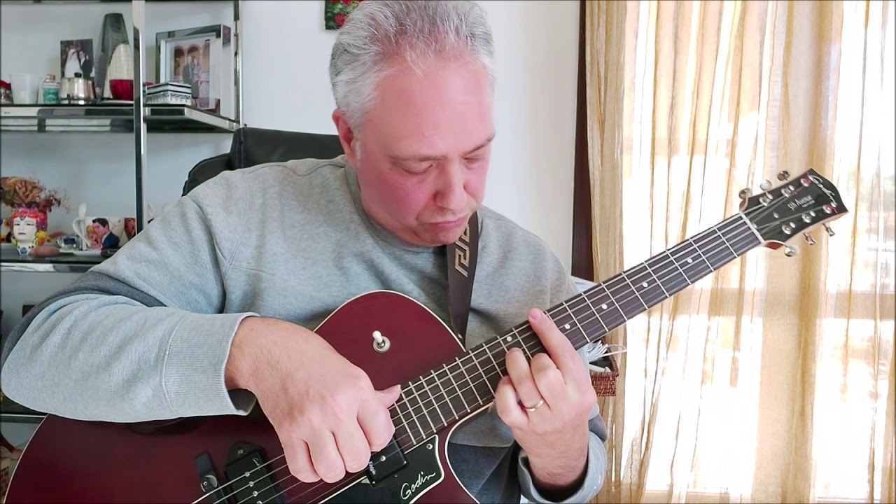 Francesco Buzzurro plays Minor blues (Django Reinhardt)