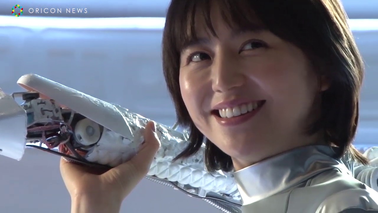 長澤まさみ、謎の異星人に捕らわれる？　クボタ新TVCM「Kubotaがやってる！食料」篇＆メイキング