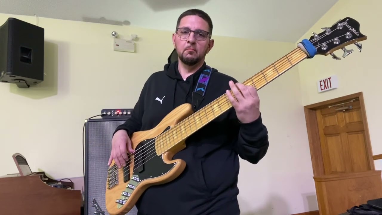 “Rejoice” Charity Gayle Bass Cover, Sound Check Fender Bassman 115.