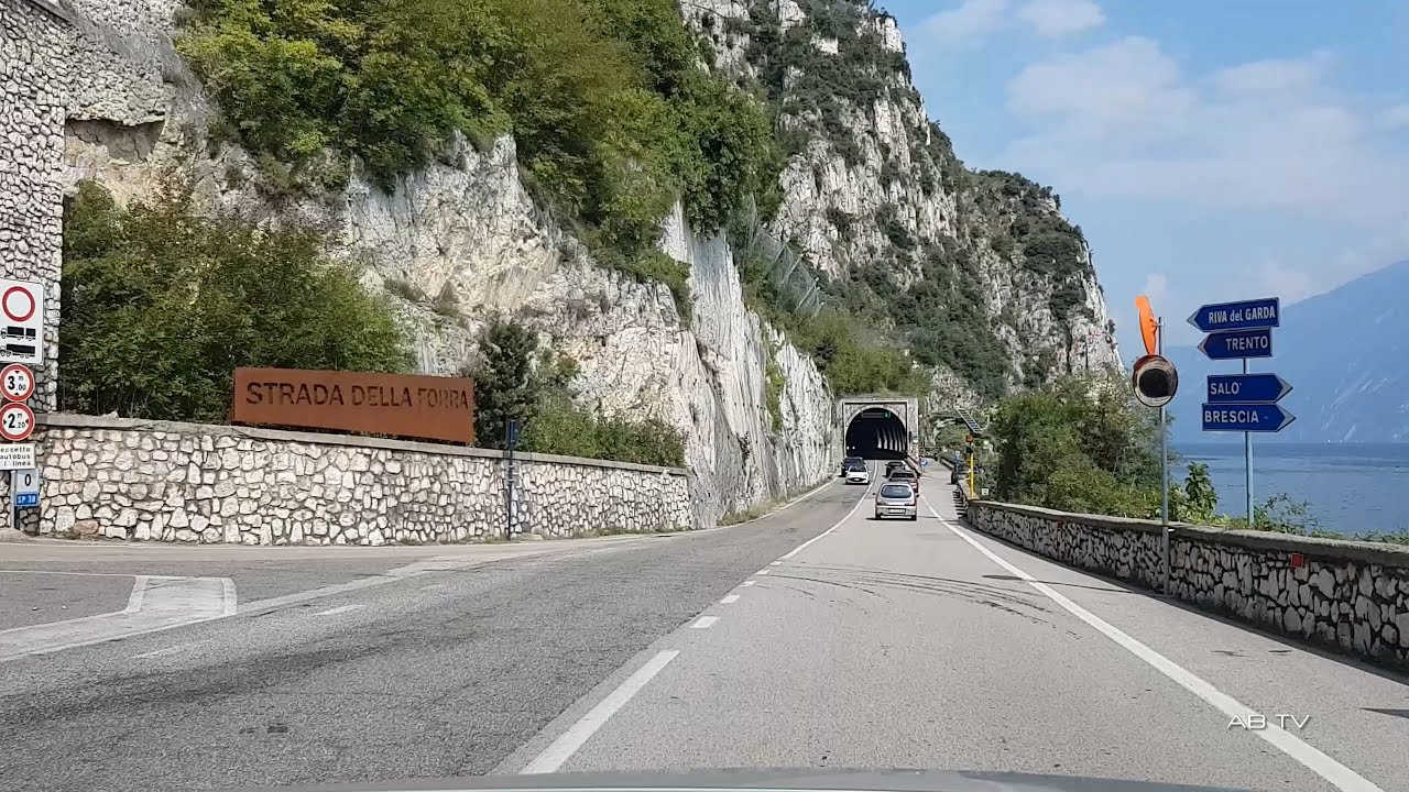 Strada della Forra. Road to Pieve.