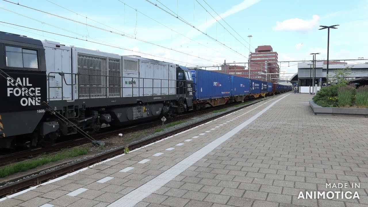 RFO 193 734+1605 komen aan en vertrekken met Katy-shuttle van station Amersfoort Centraal