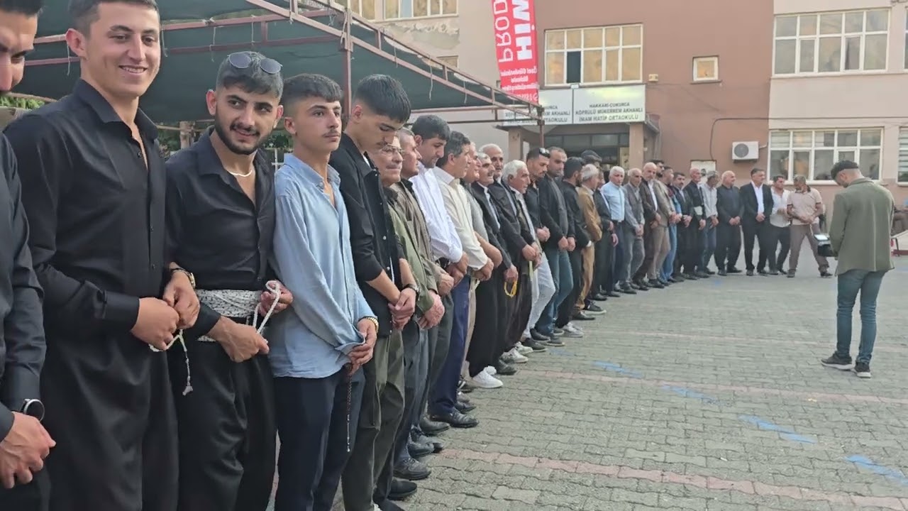 hozan hekim zaviteyiHakkari düğünleri (Govend Kürt Halayi)(Kurdish Wedding köprülü köyü taş düğünü