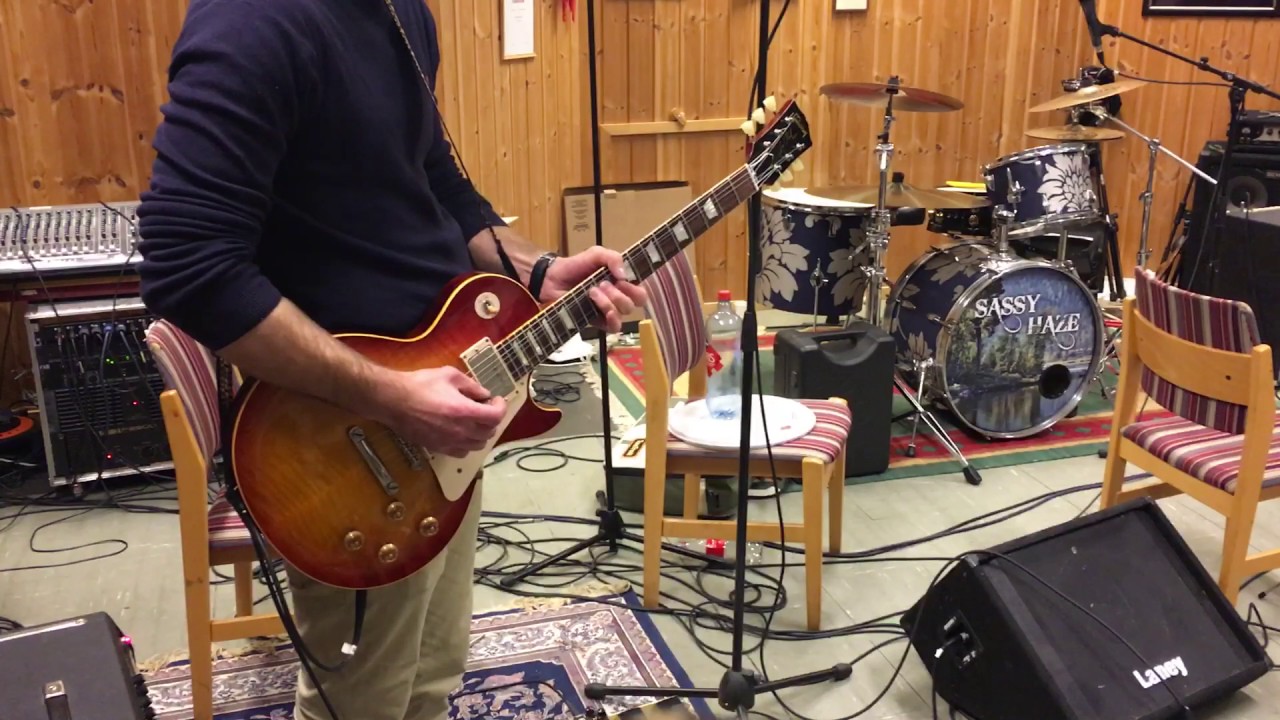 Blue notes through a super reverb