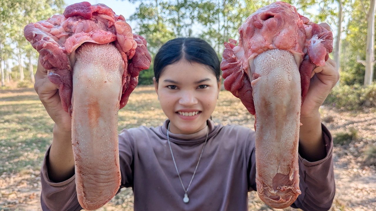Fried Pig Tongue Recipe / How to Clean and Cook Pig Tongue / Pork Tongue and Long Bean Recipe
