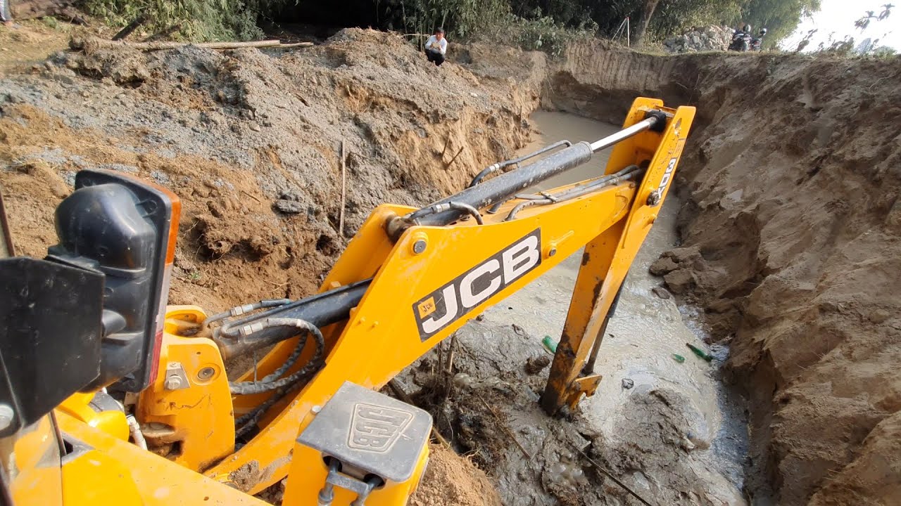 JCB Backhoe Cutting Hill To Stop LandSlide - JCB Making A Big Drain For Wall Construction - Part 3