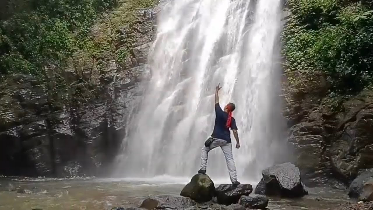 Wisata Air Terjun Curug Muarajaya , Argamukti Kec. Argapura. Kab. Majalengka Jawa Barat Indonesia