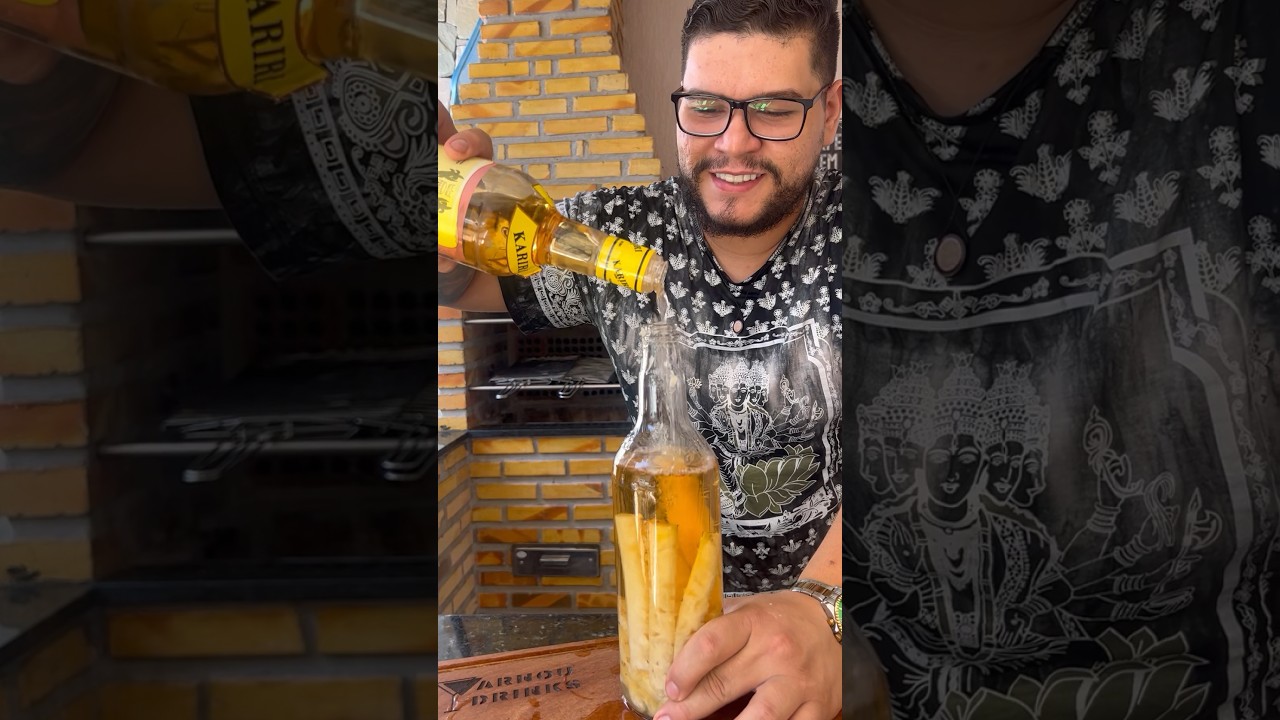 Como fazer uma Cacha&ccedil;a Saborizada de Abacaxi! 🍍 #abacaxi #viral #sabor #cacha&ccedil;aartesanal