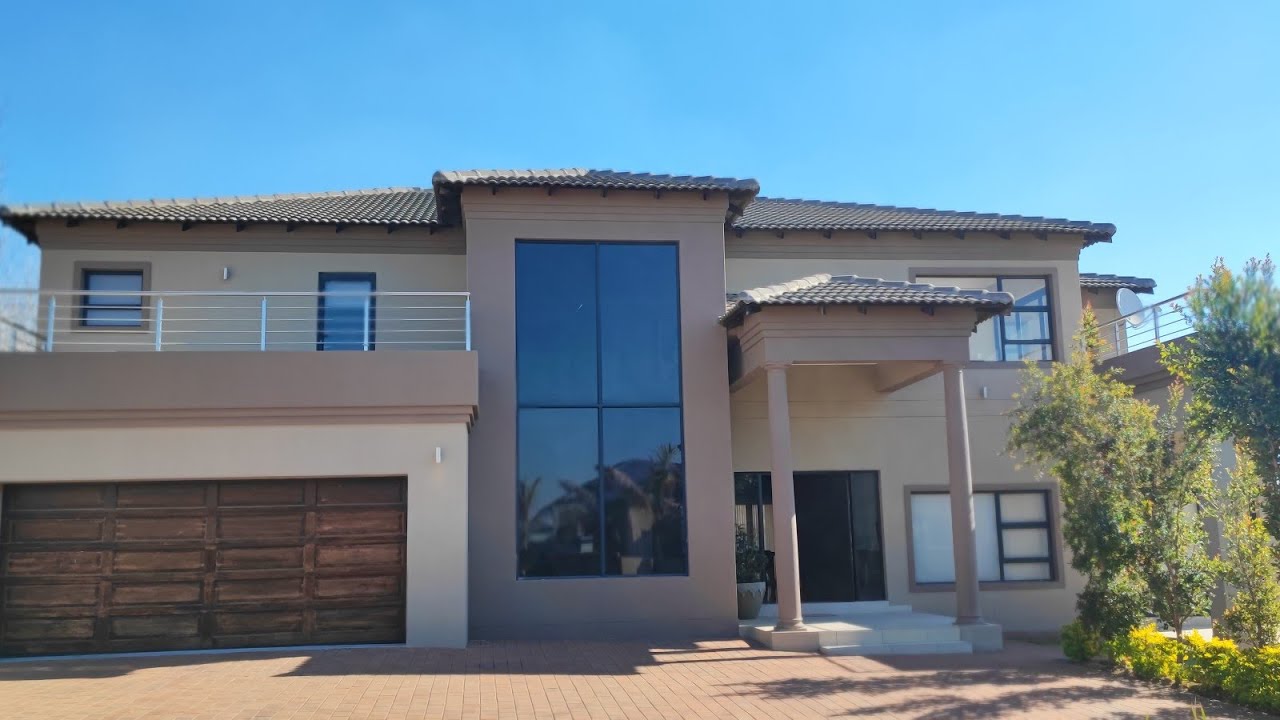 Fit for a King, 5 Bed Mansion -  Blue Valley Golf Estate, Centurion, JHB