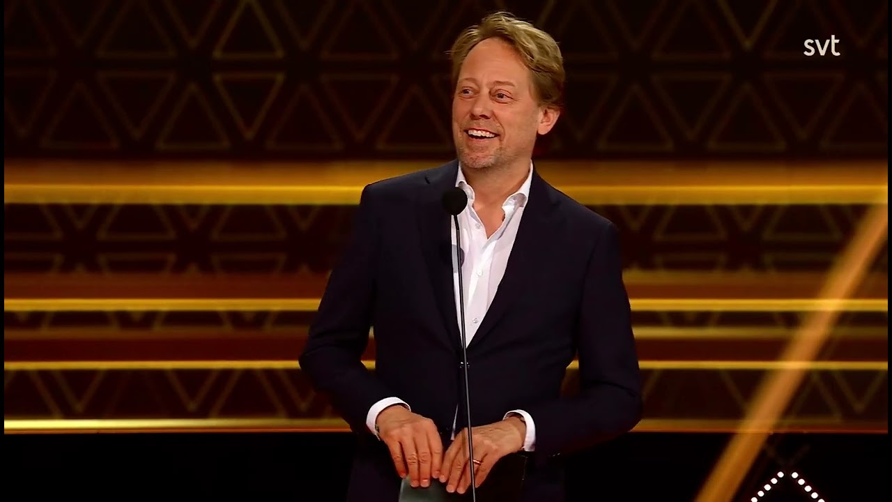 Peter Settman delar ut pris på Kristallen Galan 2025 