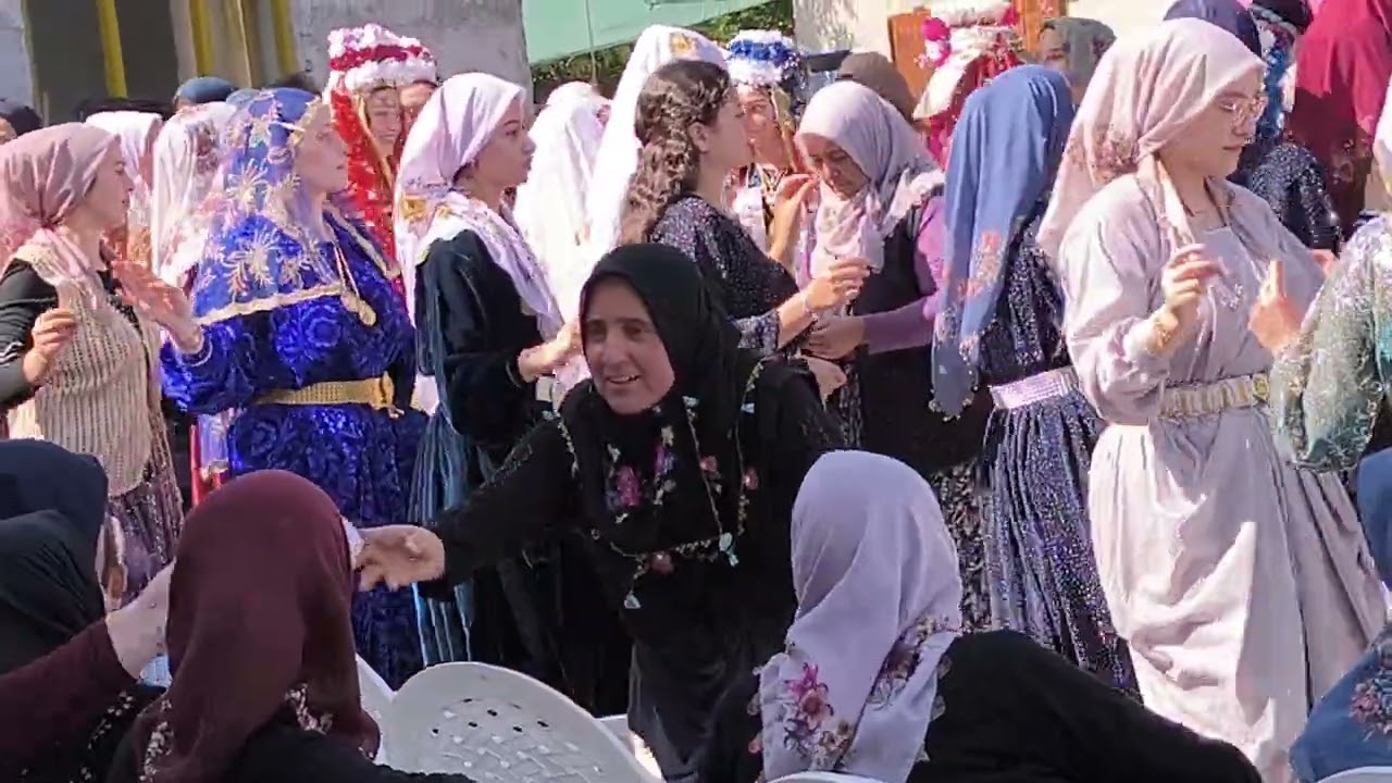 Oyun havaları AKSEHiR Karahüyük mah İsmail Biçer &  Ankaralı Melike çelik çiftinin düğünü kına 