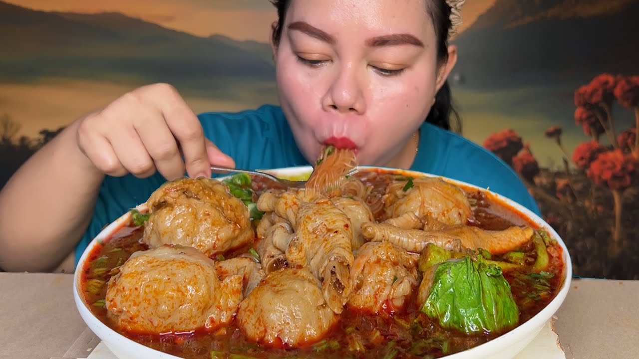 bakso urat tenis sapi toping ceker ayam cabe rawit pake soun sawi hijau mukbang
