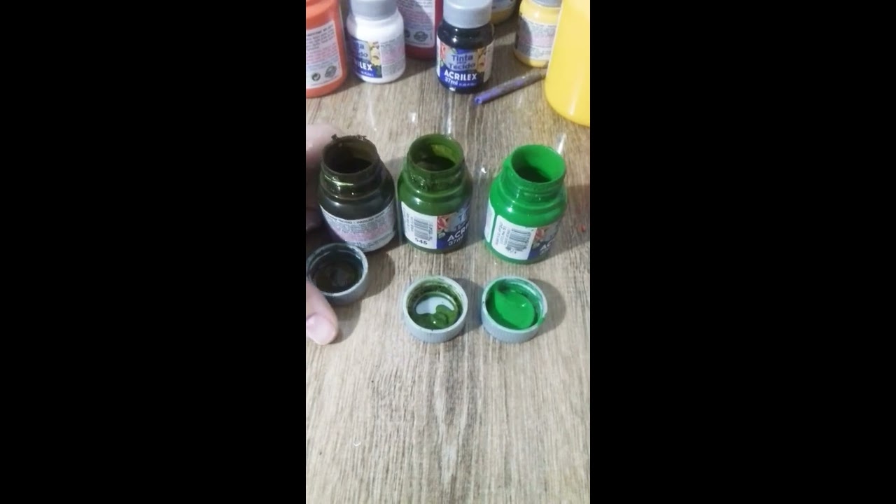 Misturinha chegando no verde oliva Acrilex tinta de tecido