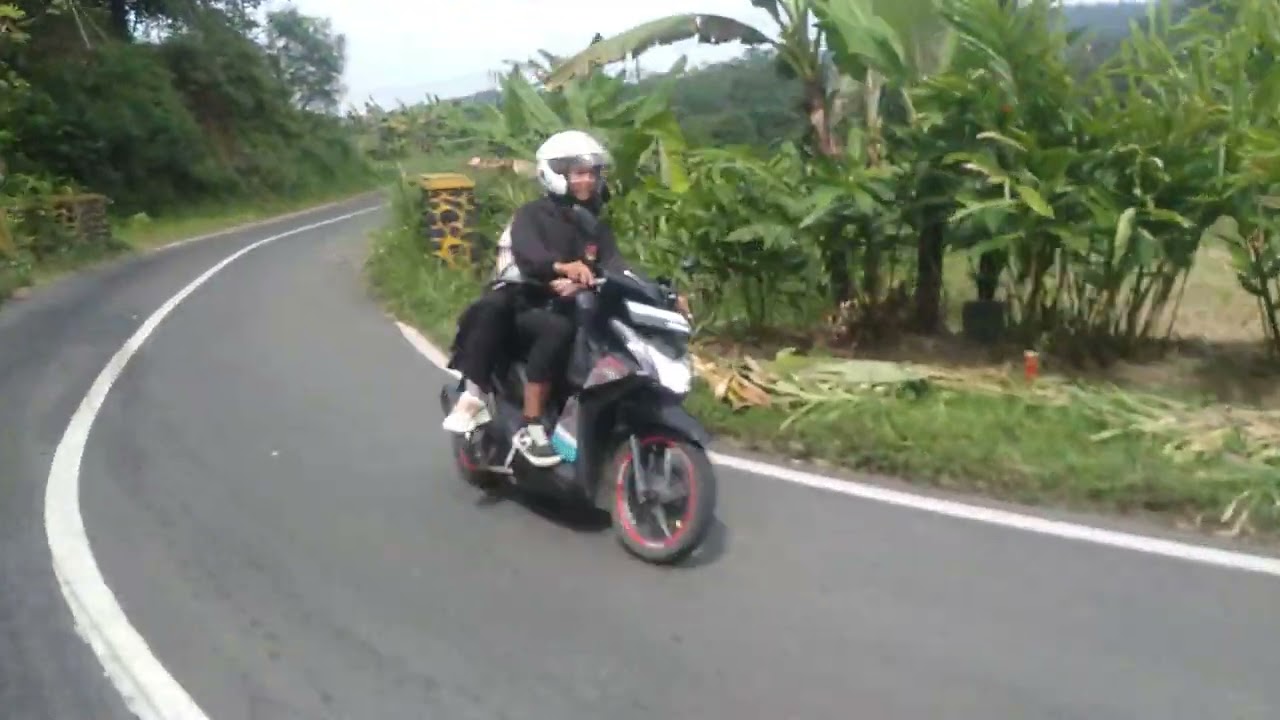 Perjalanan menuju ke selajambe #pemandanganalamyangindah # (@NaahSanaah_ob7ys  )
