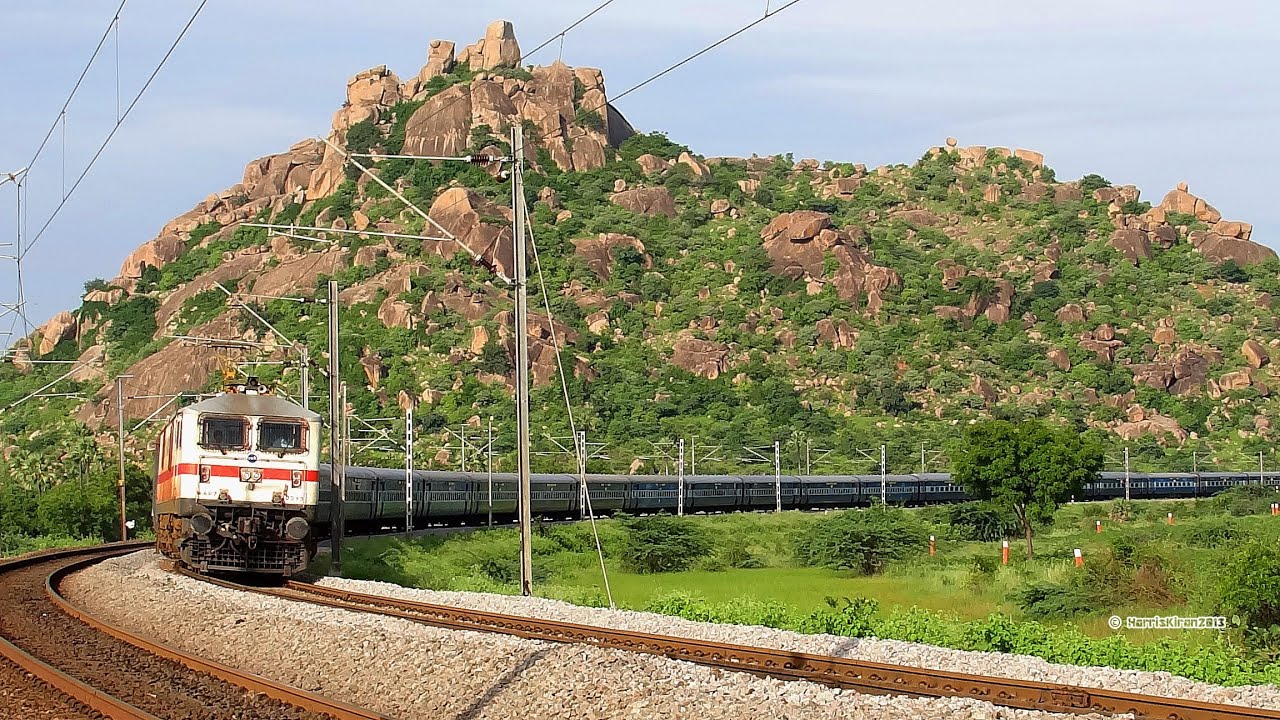 AP EXPRESS NEGOTIATES  MASSIVE RAIGIR CURVE : INDIAN RAILWAYS ( 12723 HYB - NDLS )