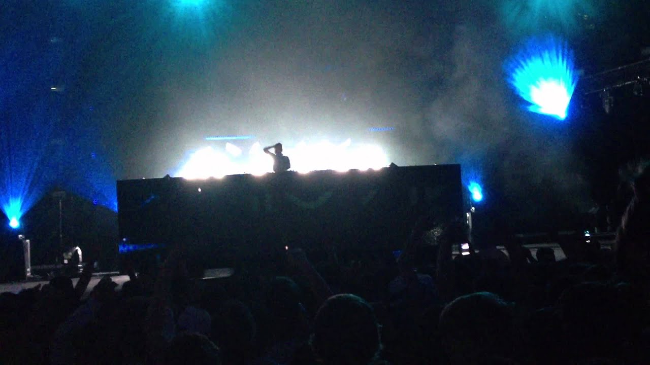 Avicii Live @ Foire Aux Vins Colmar - Sebastian Ingrosso & Tommy Trash - Reload