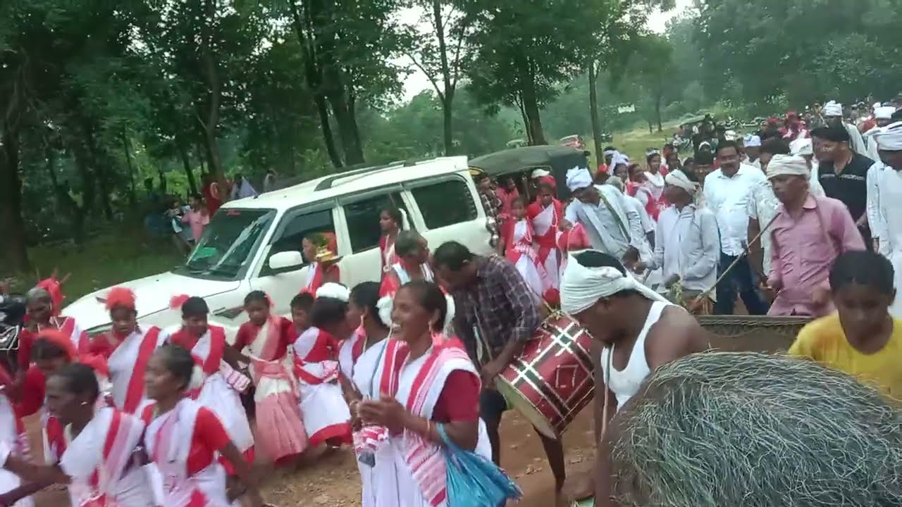Bendopani munda samaj hockey khel me bidhayak ka welcome kuch es prkar  huwa 15/10/2025