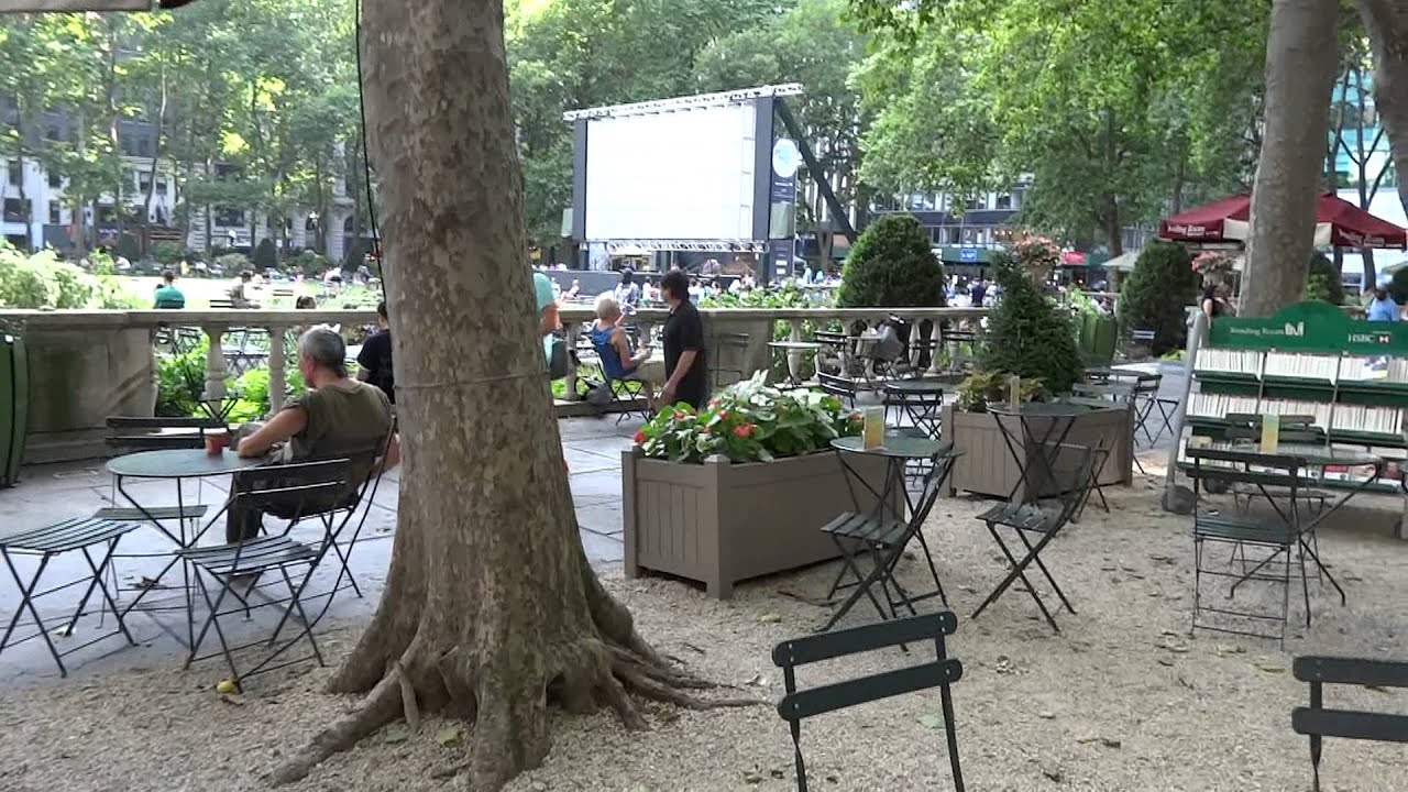 Walking in Manhattan - Bryant Park