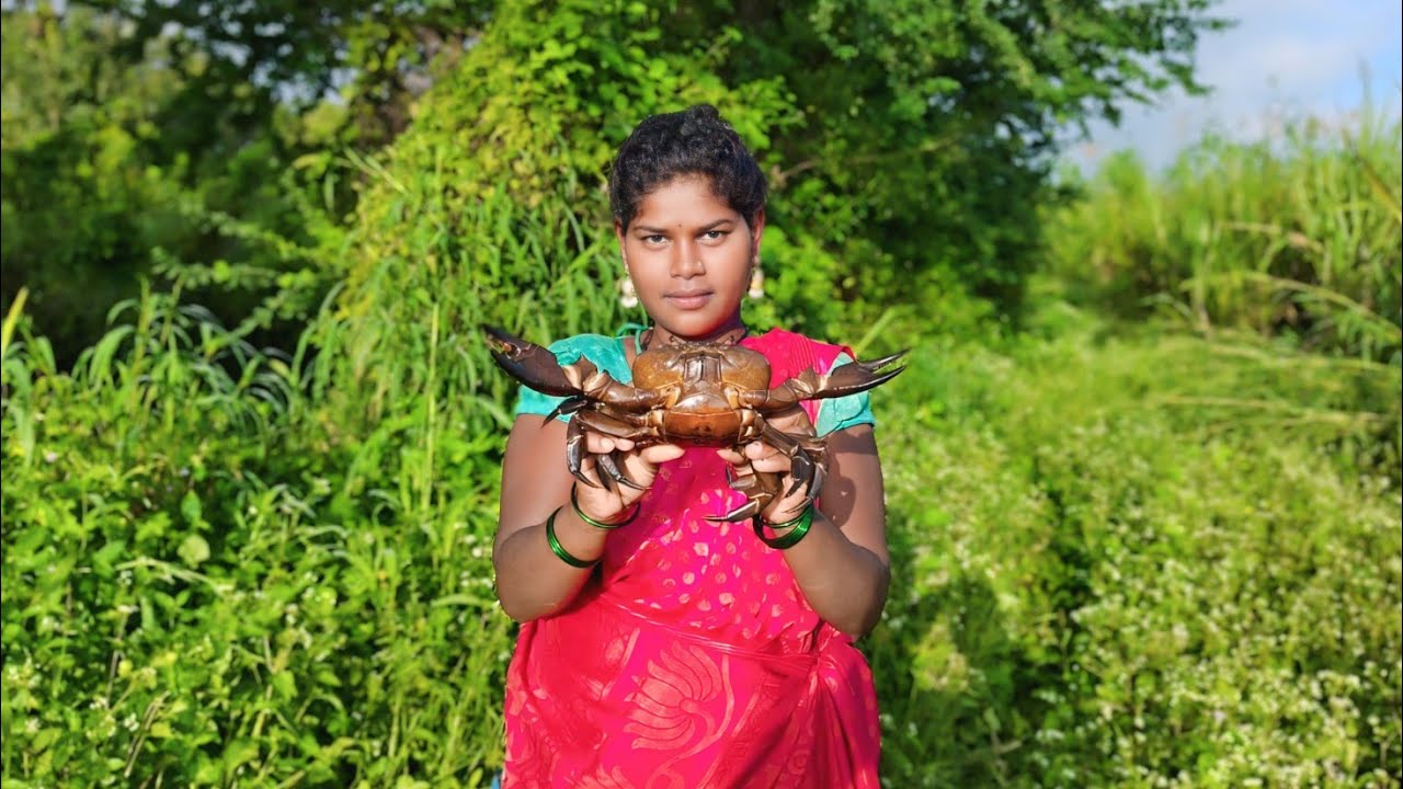 भरपूर दिवसानंतर पिंजरे लावून पकडल्या नुसत्या मोठ्या मोठ्या खेकडी🦀खेकड्यांची रेसिपी😋🥘नदीवर केलं जेवण