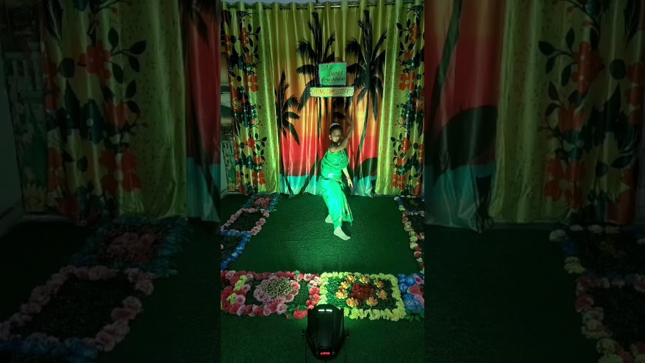 Aaj mere school mein hua dance aur Maine mere school mein do do ganon per participate Kara💃🏼💁🏼‍♀️😊