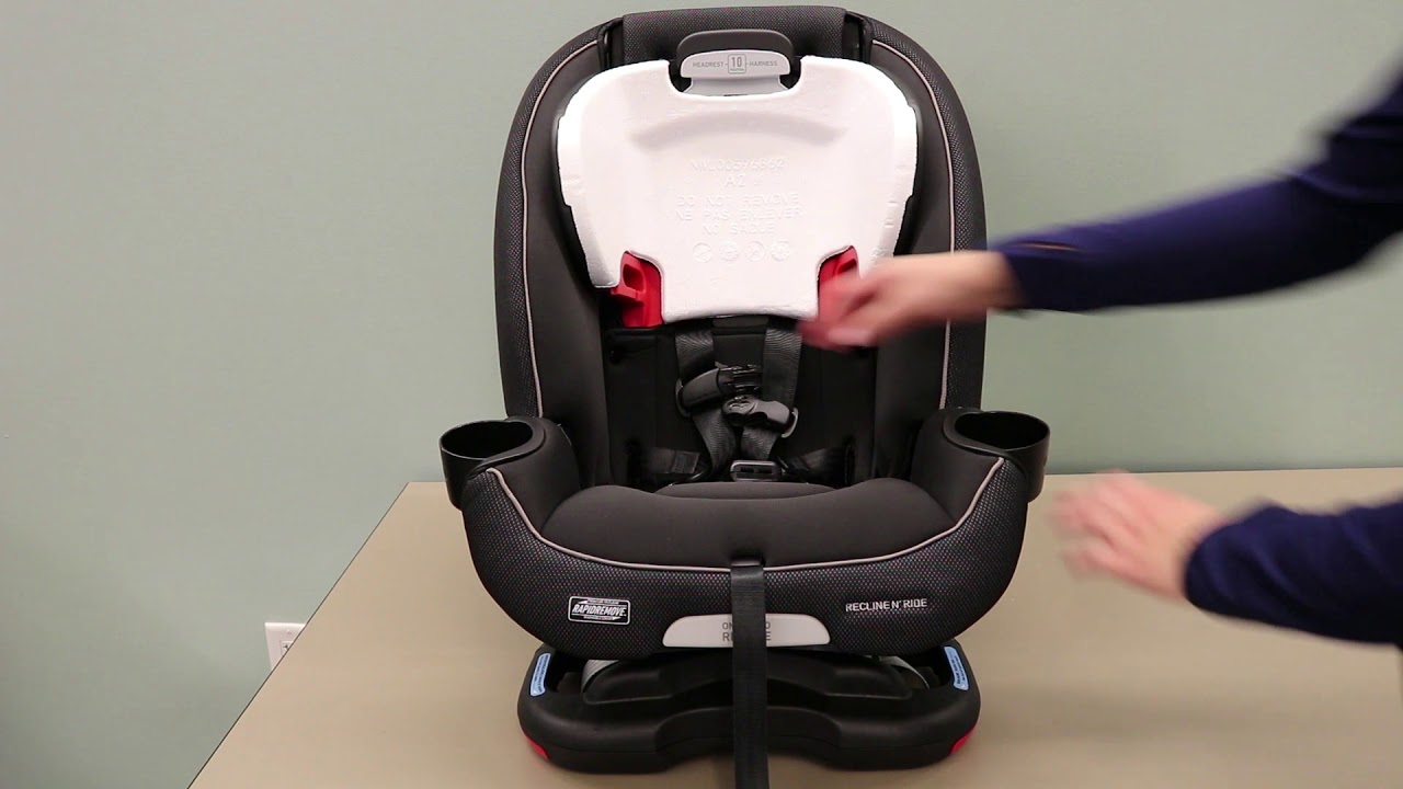 Автокресло Graco® Recline N' Ride™ 3-в-1. Как снять и установить чехол на сиденье автомобиля