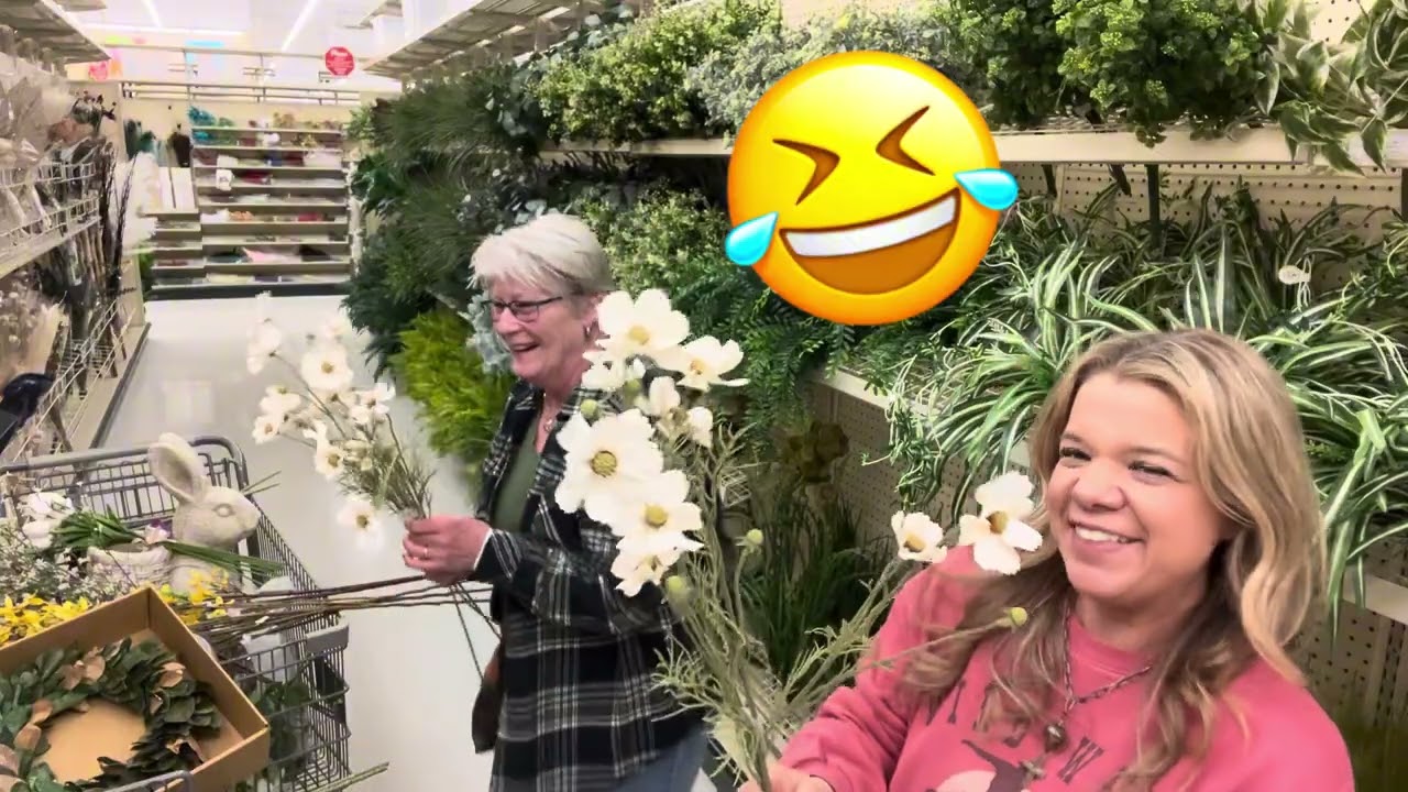 Hobby Lobby florals 🌸with my friend Susan @ The Old So N’ So. SORRY for no vidoes I’ve got the flu🤧 