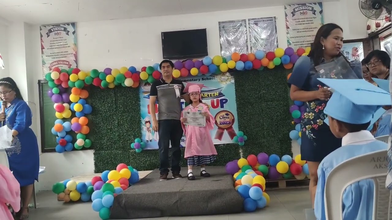 Awarding Time 🎓👩&zwj;🎓🏅🏅🏅 #kindergarten #movingup  #awards #kidsvideo #kids #viral #fypシ #fypシ゚viral