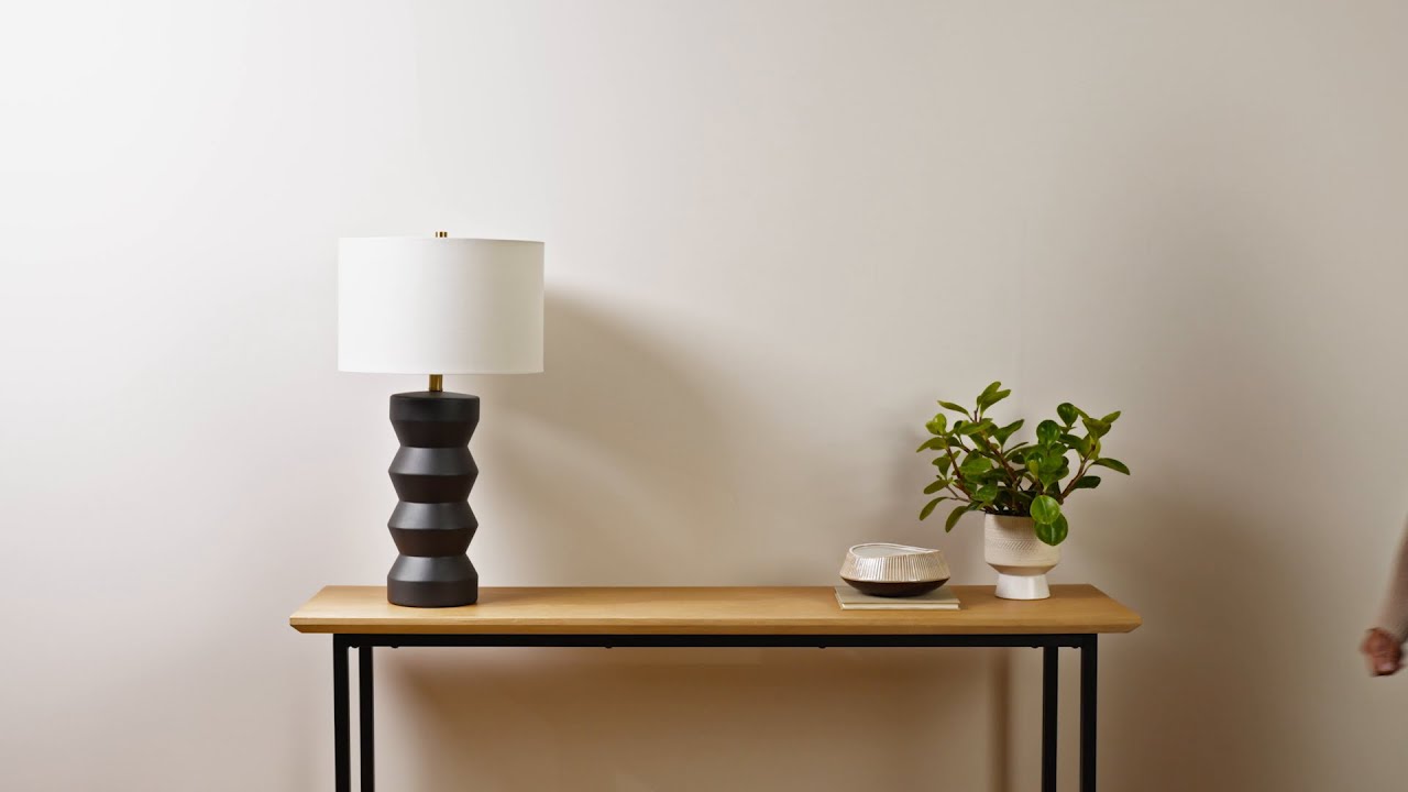 How to Use Command&trade; Picture Hanging Solutions | Easy, Damage-Free Hanging