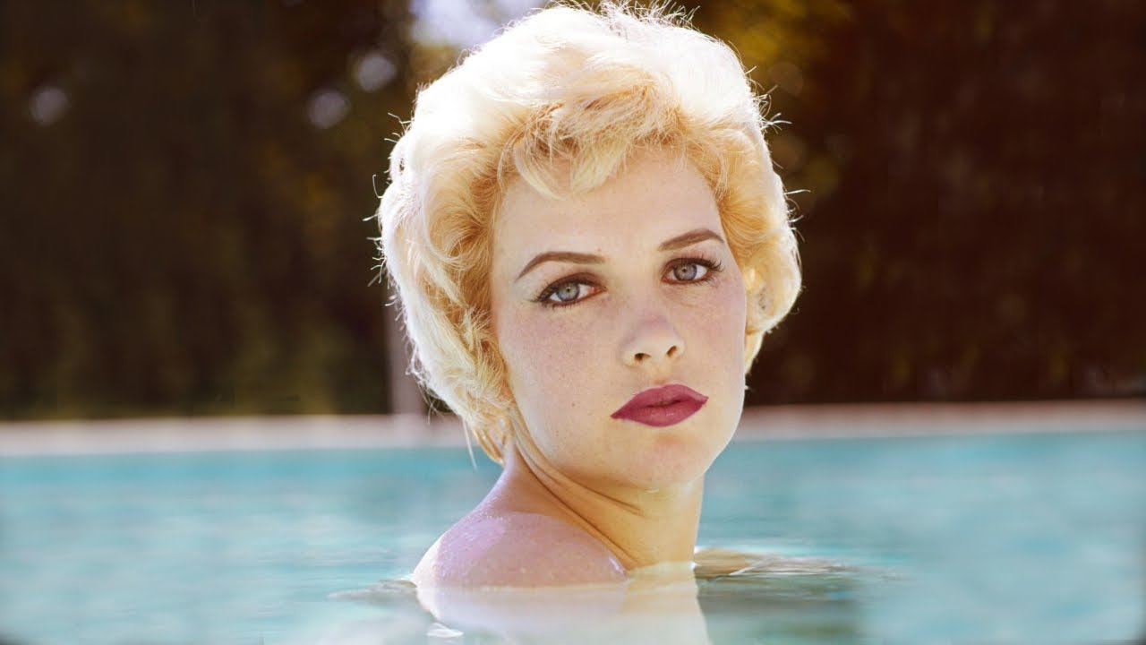 Celebrities of A Different Era: The Amazing Stella Stevens