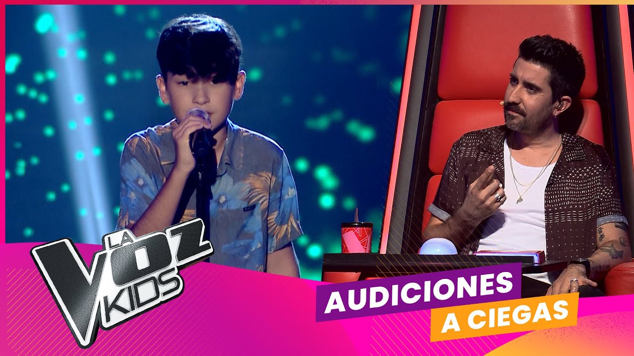 Thiago Arrocha canta 