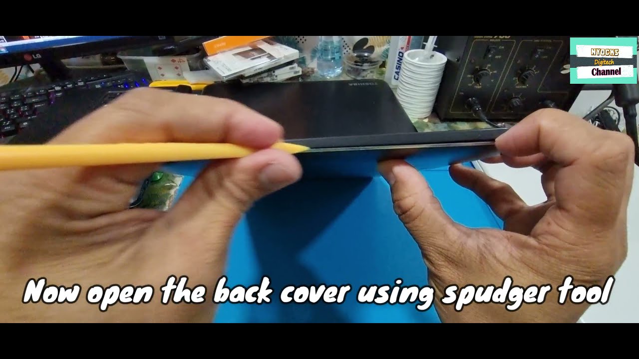 How to remove back cover dell latitude 7350  #Dell #Latitude7350